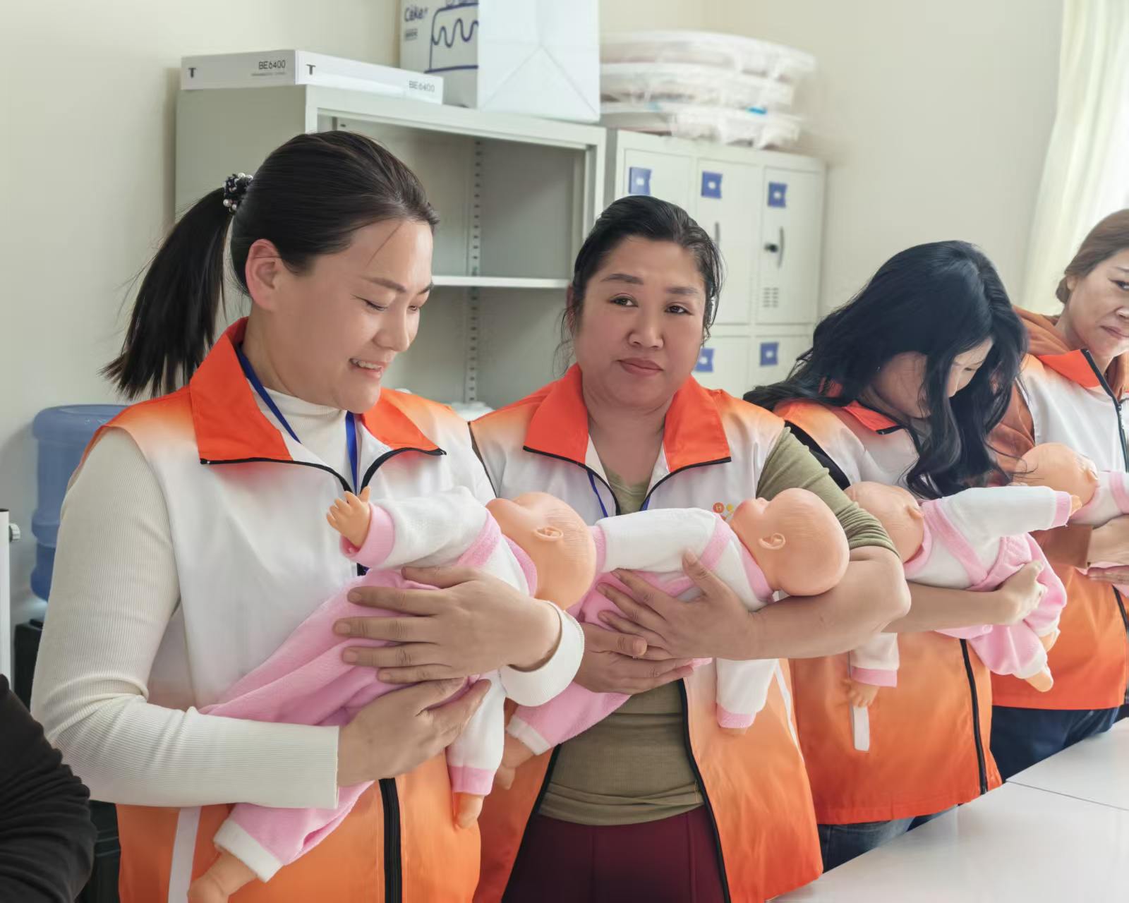 学月嫂哪家好？选对机构，解锁高薪母婴护理新赛道