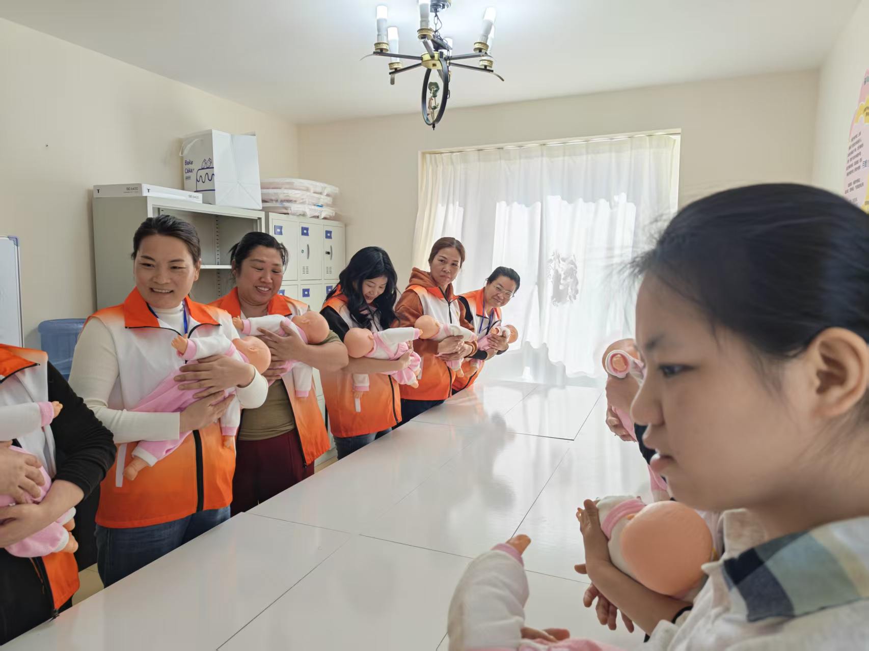 月嫂培训哪家好？北京惠安宝，让零基础也能轻松解锁高薪母婴赛道